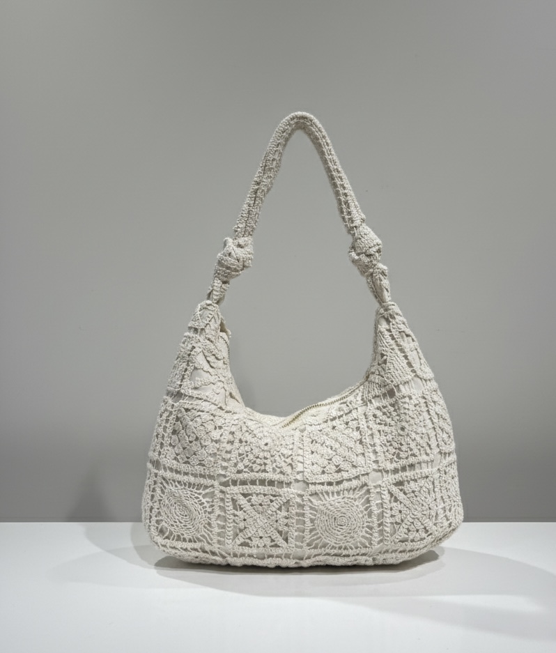 Alternative view of Bolso crochet