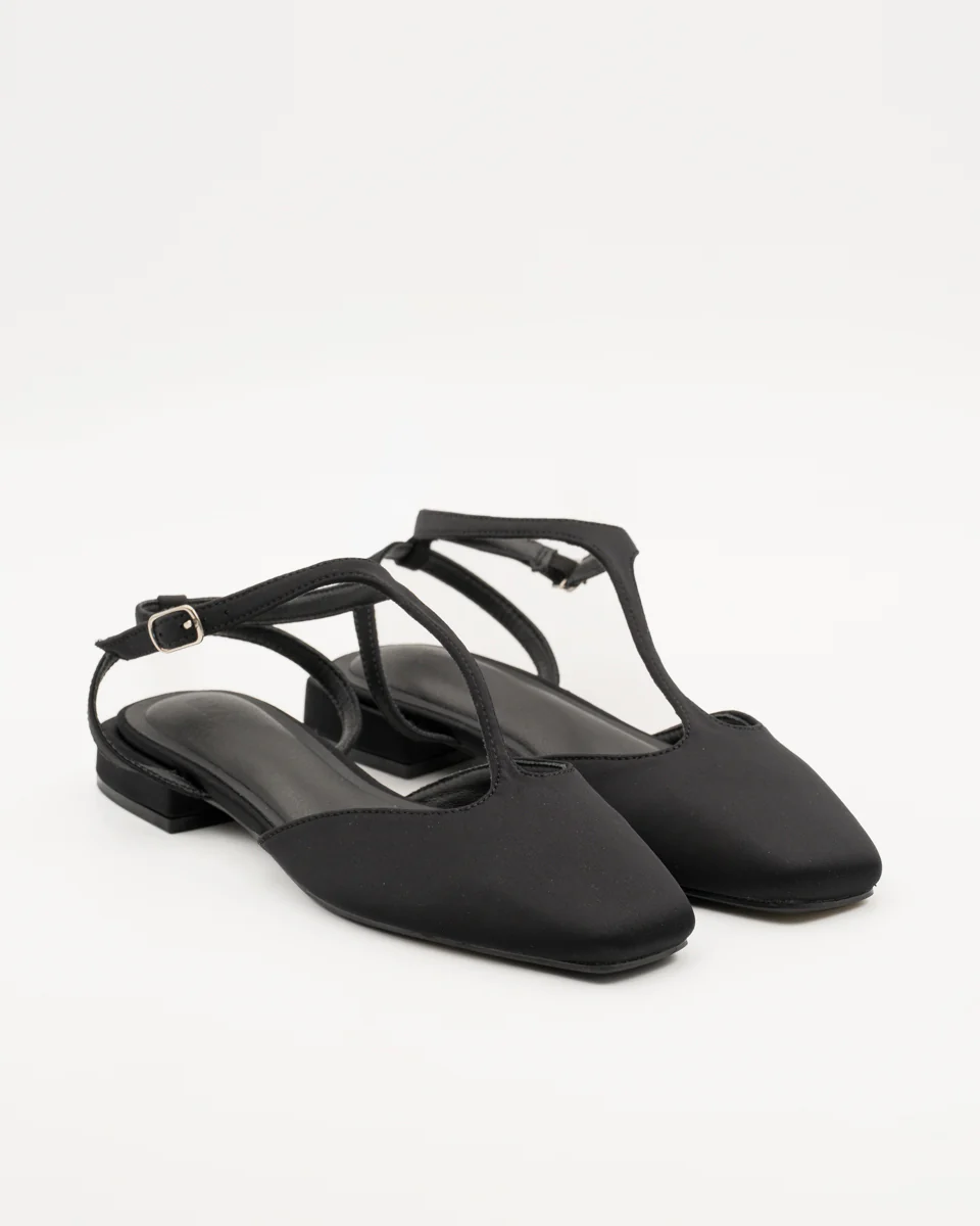 Alternative view of Mocasines negro