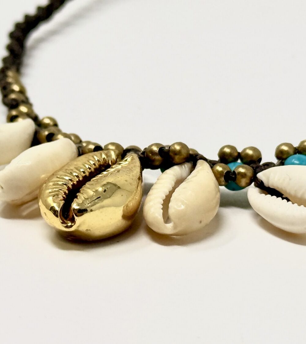 Alternative view of Collar conchas azul