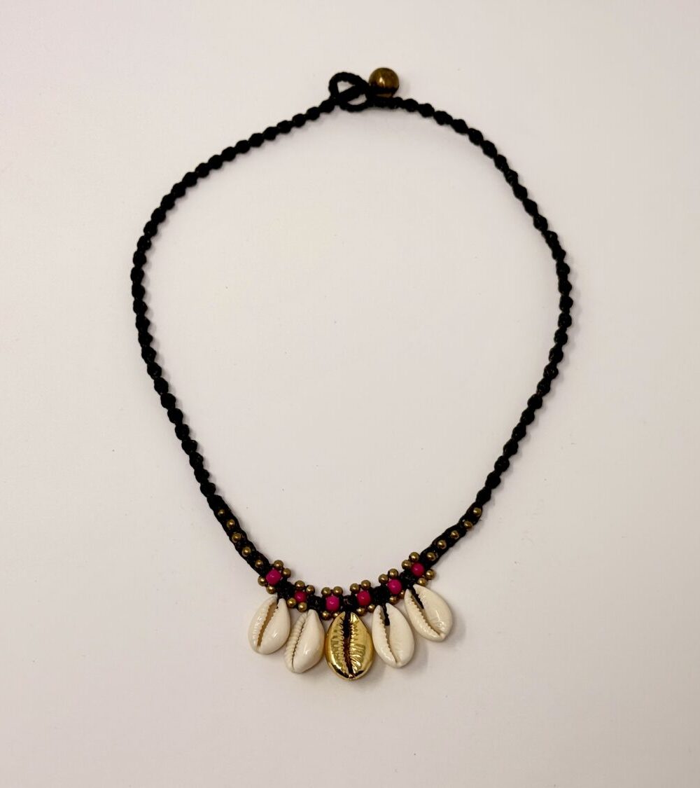 Collar conchas fucsia