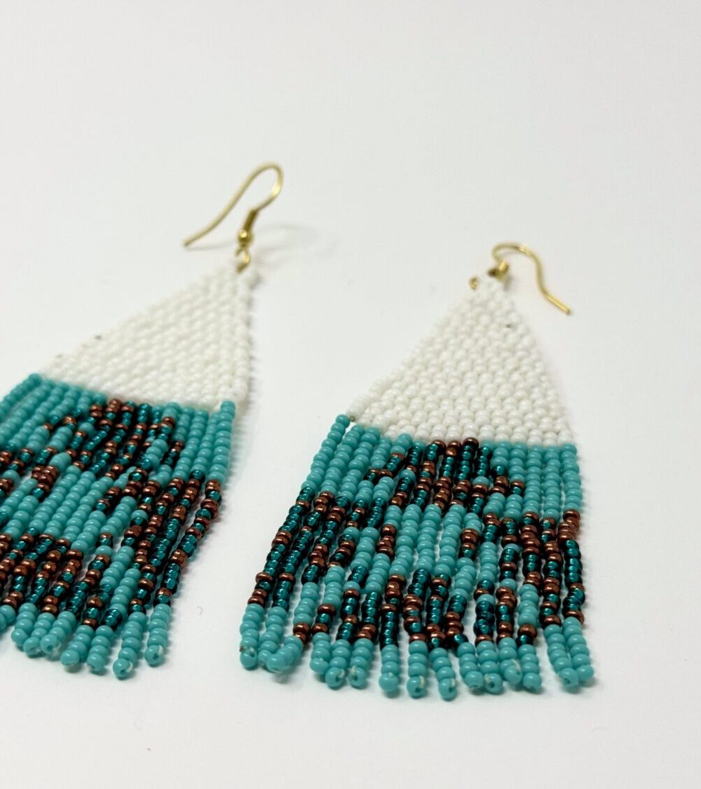 Alternative view of Pendientes cuentas turquesa